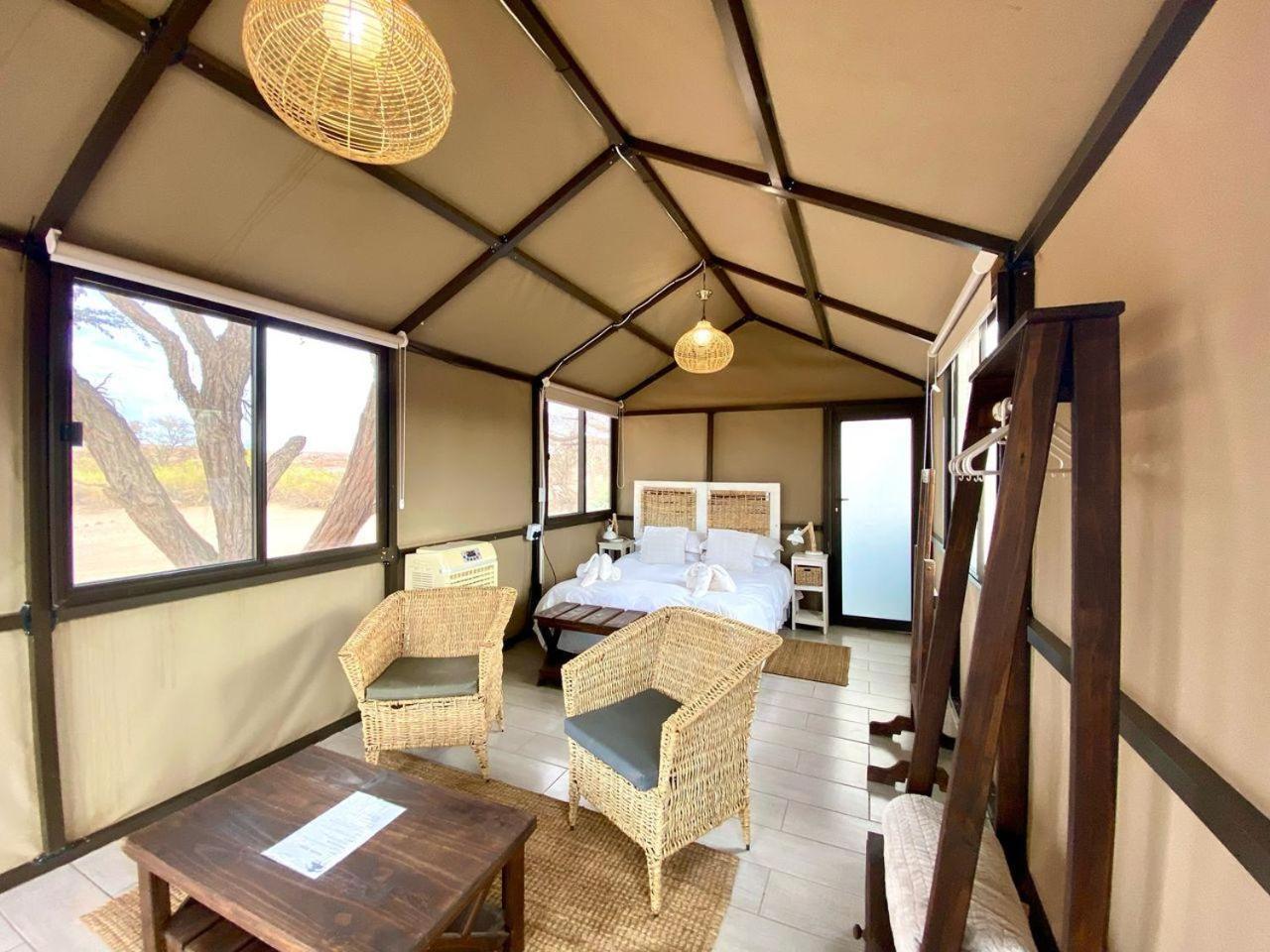 Brandberg White Lady Lodge Uis Exteriör bild